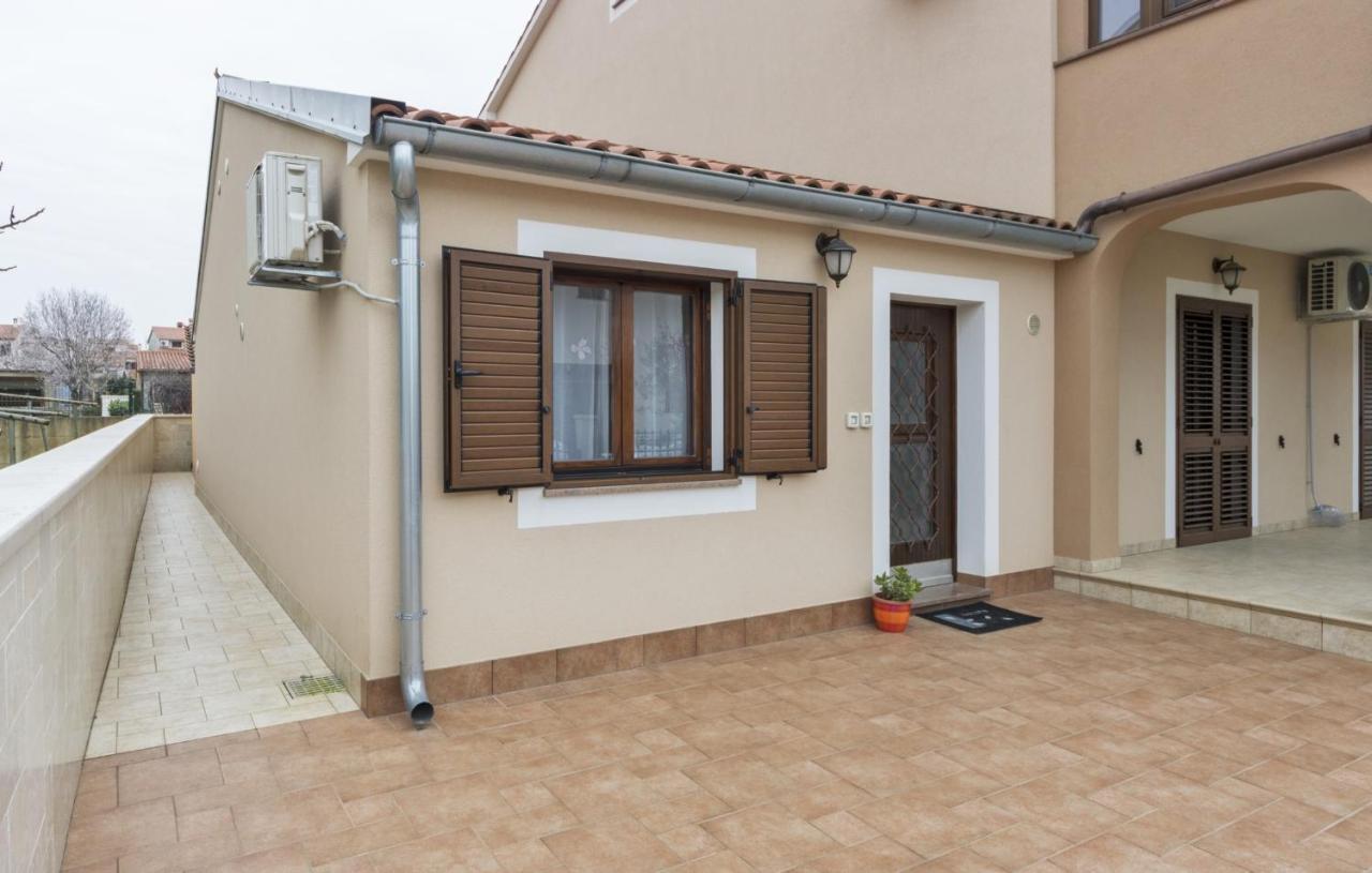 Apartments Tina & Denis Pula Exterior photo